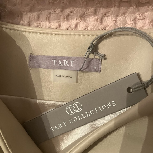 Tart large vegan leather jacket and matching ruched mini skirt size medium - Picture 7 of 7